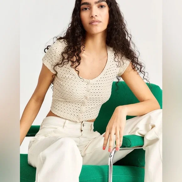 H&M Eyelet Crop Top - Picture 2 of 7